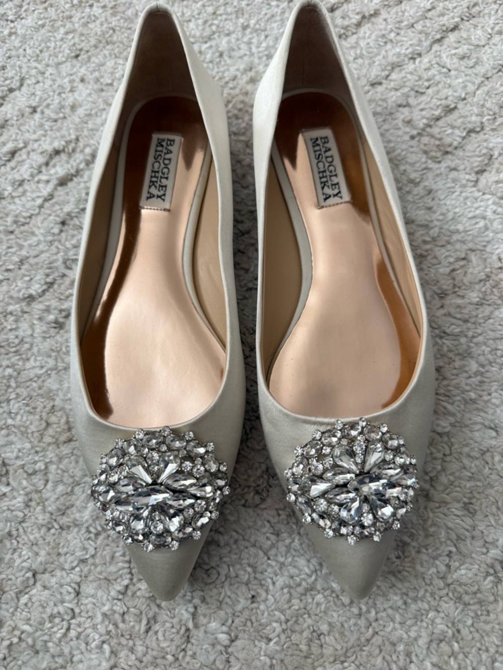Badgley Mischka Women's Davis Embellished Ivory Satin Flats Size 7,5 (MSRP $195) - Picture 2 of 9